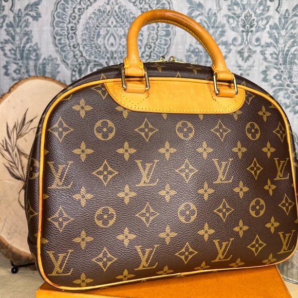 Sold - Picture 3 of 16